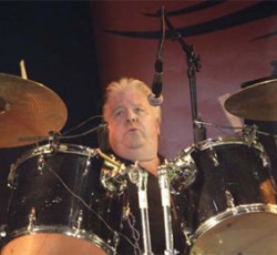 Αποχωρεί από τους Uriah Heep ο Lee Kerslake 
