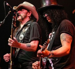 Lemmy: «Ο Slash βρισκόταν στο πλευρό μου όσο ανάρρωνα από το χειρουργείο» 