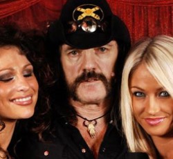 Lemmy: «Η γιορτή για την 40η επέτειο των Motorhead θα περιλαμβάνει γυμνές γυναίκες» 
