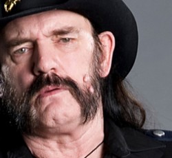 O Lemmy «τα χώνει» στον Mitt Romney 