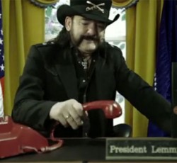 Ο ηθοποιός Lemmy Kilmister 