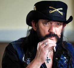 «O Lemmy είναι ζωντανός και ακμαίος», αναφέρει επίσημη ανακοίνωση 