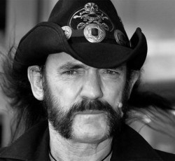 «Έφυγε» ο Lemmy
