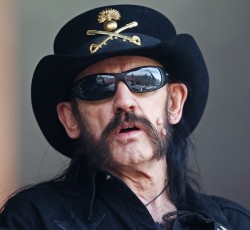 Ολόκληρη η rock κοινότητα πενθεί και αποχαιρετά τον Lemmy 