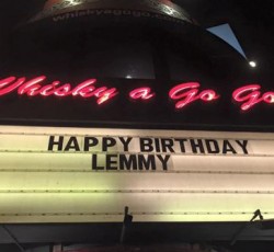 O Lemmy γιόρτασε τα 70ά του γενέθλια 