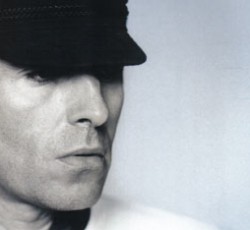 Liam Gallagher: « Ο John Lennon θα διασκεύαζε το ''I'm Outta Time'' των Oasis»