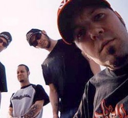 Ο Fred Durst διώχνει τους DJ Lethal και John Otto από τους Limp Bizkit εξαιτίας του lifestyle τους (;) 