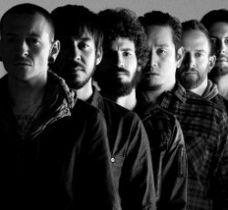 O Chester Bennington των Linkin Park μπαίνει στο χειρουργείο