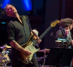 Ιστορική επανένωση αστέρων στο Seattle (video) 