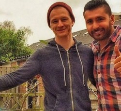 Maiden United: O Leon Den Engelsen με τους πρόσφυγες στην Λέρο 