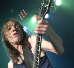 O Malcolm Young πάλεψε με καρκίνο και καρδιοπάθεια! 