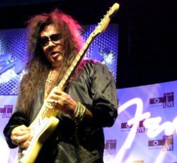 Yngwie Malmsteen: «Ποτέ δε συμβιβάστηκα και πάντα τα έκανα όλα από καρδιάς» 