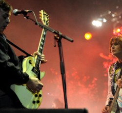 Οι Manic Street Preachers ηχογραφούν κομμάτι με την Cate Le Bon 