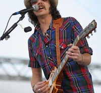 Solo δίσκος από τον πρώην κιθαρίστα των Black Crowes 