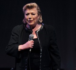 Η Marianne Faithfull συνεργάζεται με Roger Waters, Bad Seeds, Portishead και Anna Calvi 