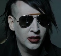 Ο Marilyn Manson σε ρόλο ακραίου φυλετικού ρατσιστή στο "Sons Of Anarchy" 