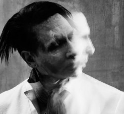 Ο χλωμός αυτοκράτορας Marilyn Manson 