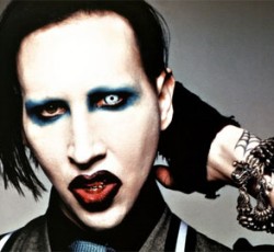 Ο Marilyn Manson έχει τη γρίπη των χοίρων και το διασκεδάζει