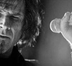 Ακούστε τον Mark Lanegan να διασκευάζει The Velvet Underground και Captain Beefheart για τη νέα ταινία του Nick Cave