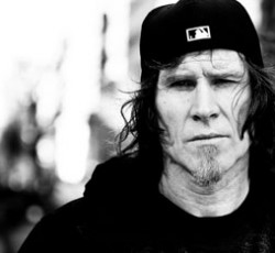 Ακούστε το ακυκλοφόρητο "Locomotive" των Mad Season με τον Mark Lanegan στα φωνητικά