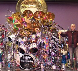 Ρεκόρ Guinness για drum kit 813 κομματιών 