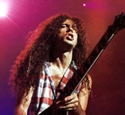 Δημοπρατεί τις κιθάρες του για τους πληγέντες του σεισμού ο Marty Friedman 