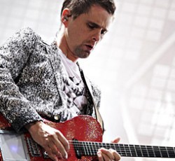 Ο Matt Bellamy θα βάλει UFO να προσγειωθεί σε συναυλία των Muse 
