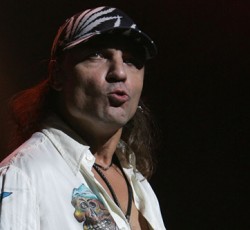 Ο Matthias Jabs των Scorpions δηλώνει ότι οι Nickelback είναι η αγαπημένη του σύγχρονη μπάντα