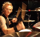 Και ο προσωρινός αντικαταστάτης του Mikkey Dee στους Motorhead είναι ο...