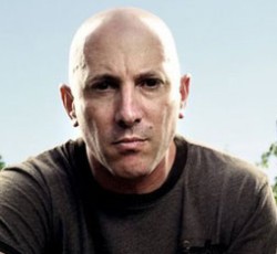 Ο Maynard James Keenan (Tool) μιλάει για το παράνομο downloading και την ψηφιακή μουσική