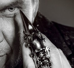 Ο Meat Loaf επιτίθεται σε Αυστραλιανούς διοργανωτές αγώνων Football 