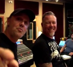 Oι Μetallica μάς χαιρετούν από το στούντιο 