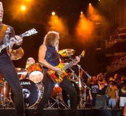 Ξενύχτι για τους Metallica 