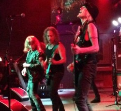 Hammett και Schenker παίζουν UFO και Scorpions (video) 