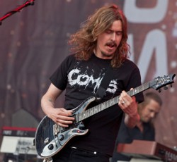 Mike Akerfeldt: «Πολλές metal μπάντες δεν έχουν τα κότσια να πειραματιστούν» 