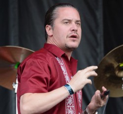 Ο Mike Patton υπογράφει το soundtrack της ταινίας τρόμου "The Vatican Tapes" 