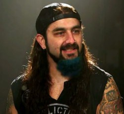 Ο Mike Portnoy τα βάζει με οπαδό που φορούσε μπλουζάκι των Dream Theater 