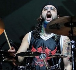 Και το όνομα του νέου group του Mike Portnoy... Adrenaline Mob 