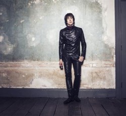 Πριν το καλοκαίρι θέλει album ο Miles Kane 