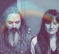 Moon Duo: Νέο τραγούδι και video clip με διάσημο σκεϊτμπορντίστα 