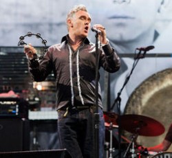 Σκύλος τραυμάτισε τον Morrissey 