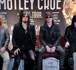 Τελευταία περιοδεία για τους Motley Crue 