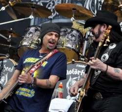 «Ο Lemmy τα πηγαίνει καλύτερα», δήλωσε ο Phil Campbell 