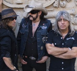 Ο Mikkey Dee συμβουλεύει τον Lemmy να αρχίσει να προσέχει τον εαυτό του 