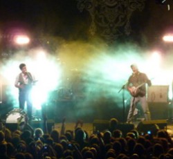 Με την κυκλοφορία ενός live DVD σφραγίζουν την επιτυχία τους οι Mumford & Sons 