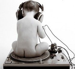 Ακούστε και δείτε ό,τι πιο φρέσκο κυκλοφορεί αυτή την εβδομάδα!