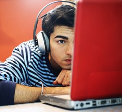 Μέχρι ποια ηλικία ακούμε εμπορική μουσική; 