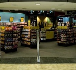 Συνεχίζεται η πτώση των πωλήσεων δίσκων στη Μεγάλη Βρετανία 