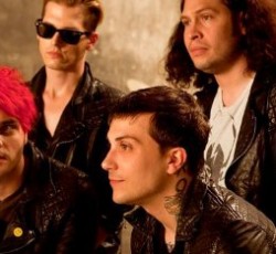 O Brian May επί σκηνής με τους My Chemical Romance 