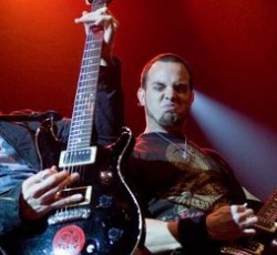 Στα παρασκήνια της περιοδείας των Alter Bridge 